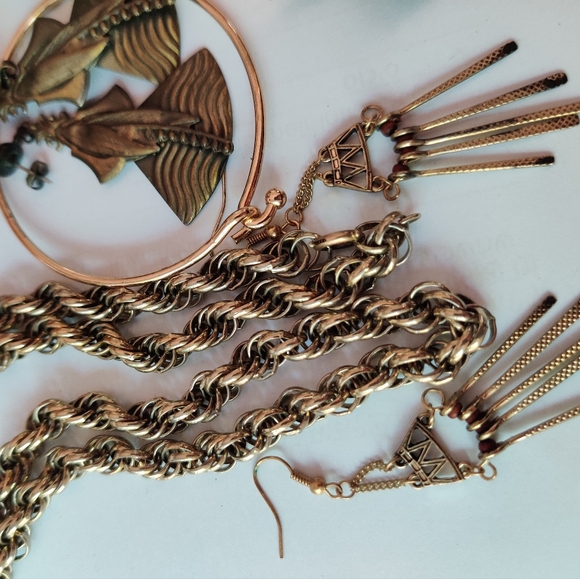 "Pretty in Red" Vintage Jewelry Bundle #12 - Picture 8 of 9